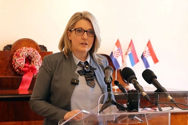 Poruka HNV-a za Badnji dan: Gradimo mostove, ne zidove