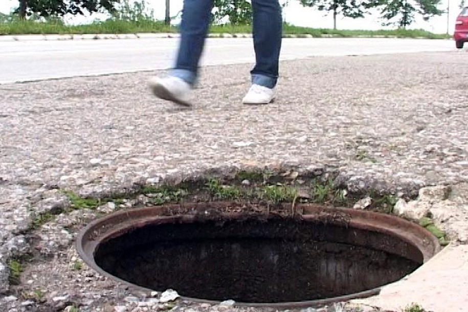Kradljivci slivnika i poklopaca prisiljavaju na konkretnu akciju nadležnih