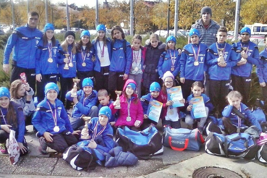 Plivači Spartak-Prozivke osvojili 24 zlatne medalje na mitingu "Sprint 2016"
