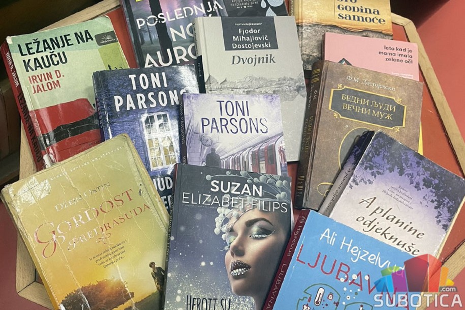 Leto u znaku trilera i ljubavnih romana – biblioteka puna čitalaca svih generacija