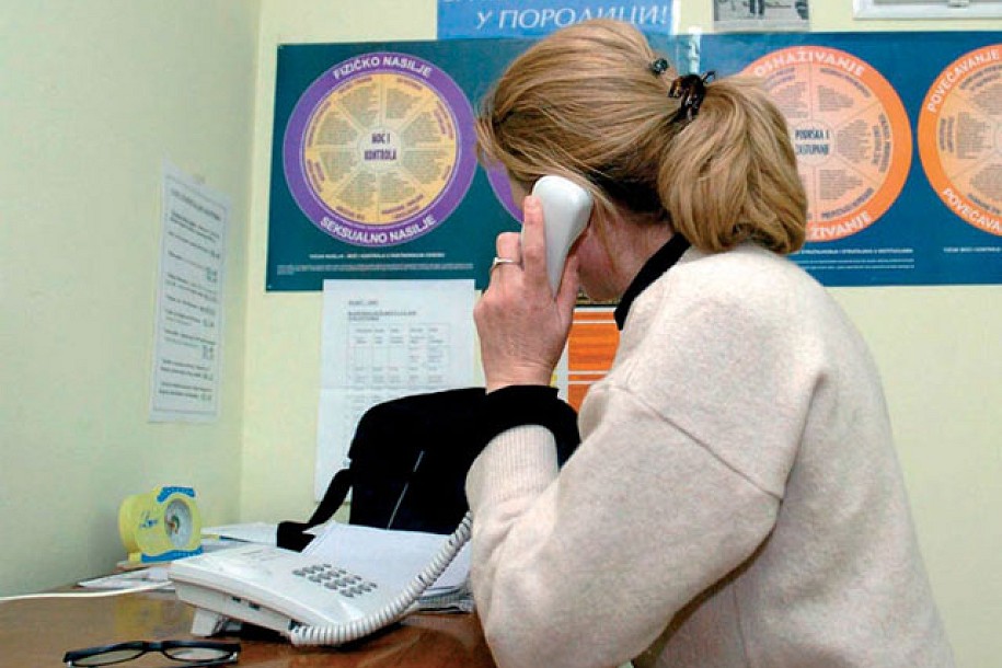 SOS telefon svakodnevno dostupan Subotičanima