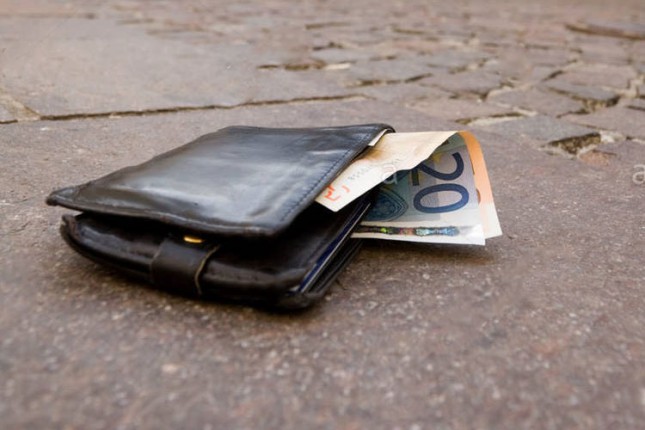 Vratila 800 evra, kao "čast" dobila 200 dinara