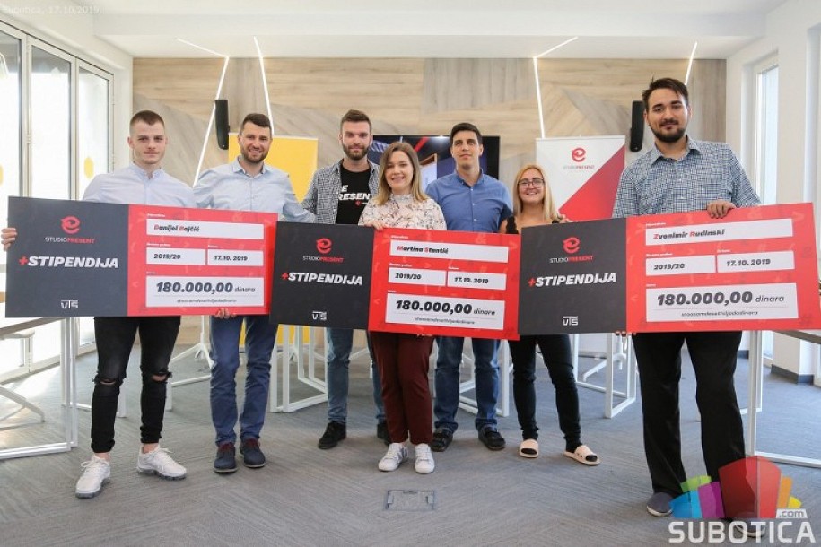IT kompanija dodelila tri stipendije studentima VTŠ-a