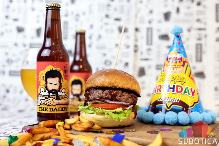 Drugi rođendan Burger bara "Fabrika"