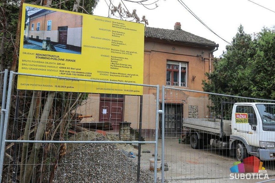 U toku prva faza rekonstrukcije Bunjevačke kuće