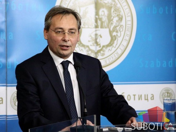 Jene Maglai najavio smanjenje troškova