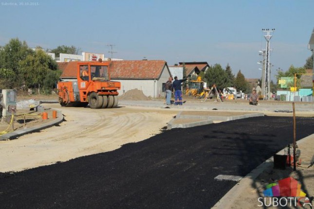 Uskoro završetak radova na kružnom toku na Makovoj sedmici