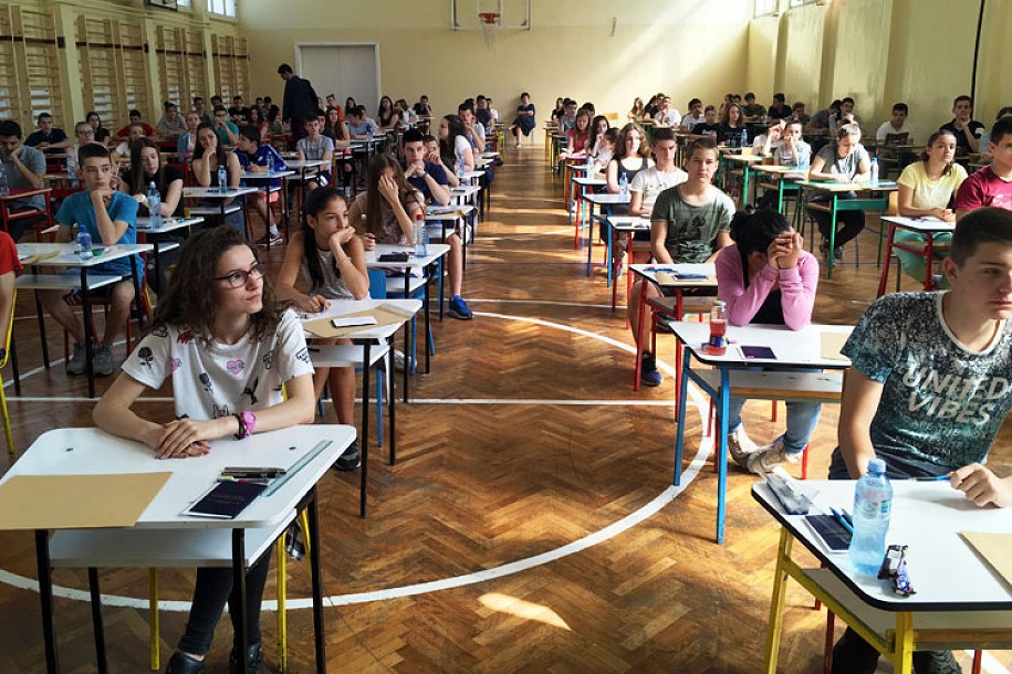 Đaci se pripremaju za malu maturu