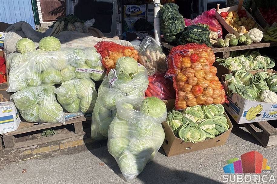Naredne zime ješćemo papreno skupu sarmu - kilogram kupusa čak 120 dinara!