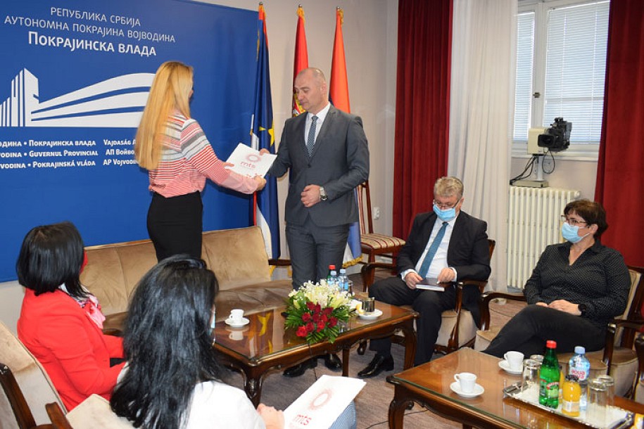 Počinje sa radom Kontakt centar za pomoć pri apliciranju na pokrajinske konkurse