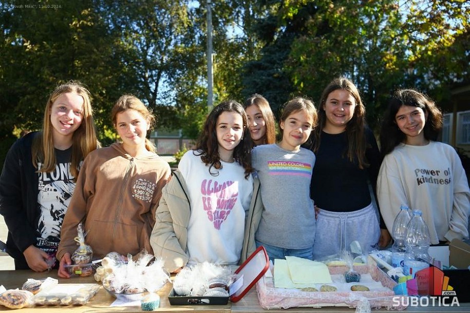 U OŠ „Jovan Mikić“ održana humanitarna „Kolačijada“