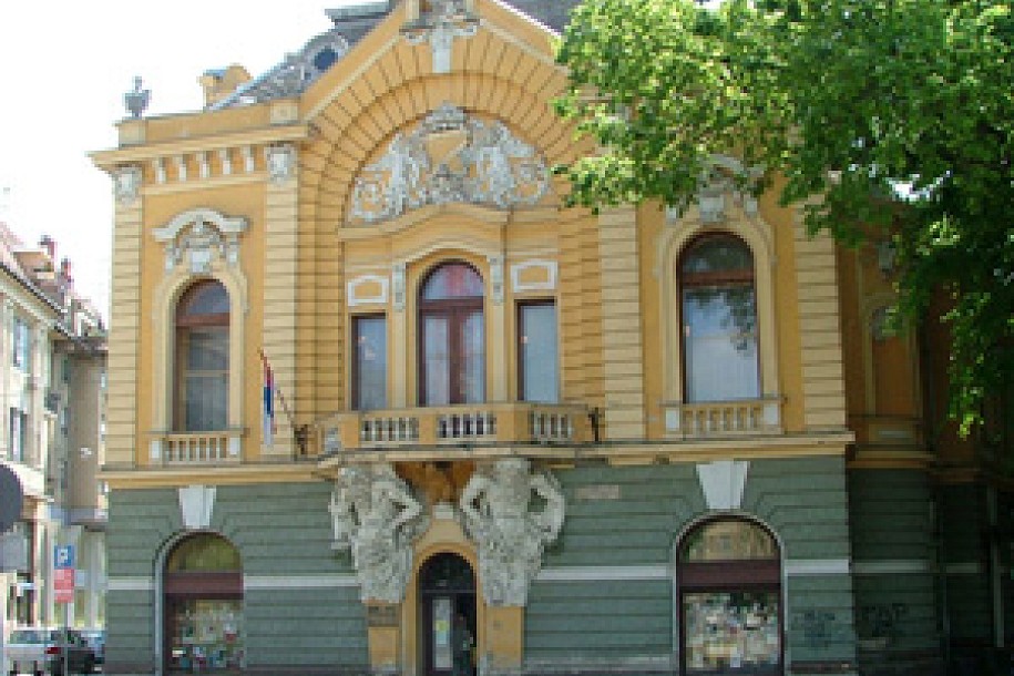 Napukao plafon u čitaonici biblioteke