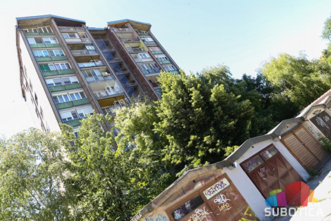 Ne lomite nam bagrenje – poručuju stanari zgrade u Aleji maršala Tita