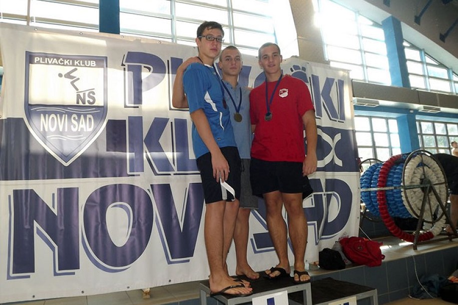 Spartakovi plivači prigrabili 17 medalja na mitingu "Poletarac 2015" u Novom Sadu