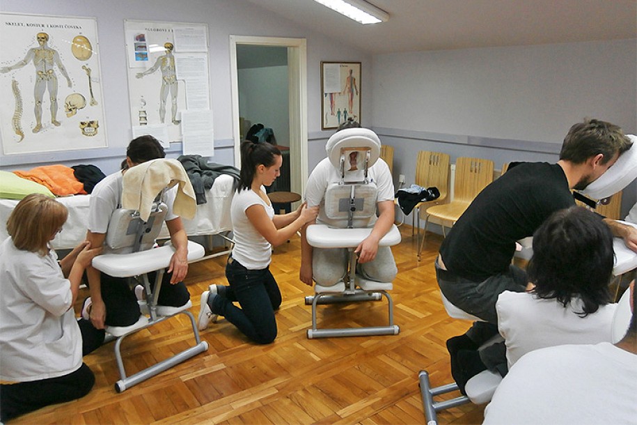 Srednja medicinska škola realizovala seminar masaže