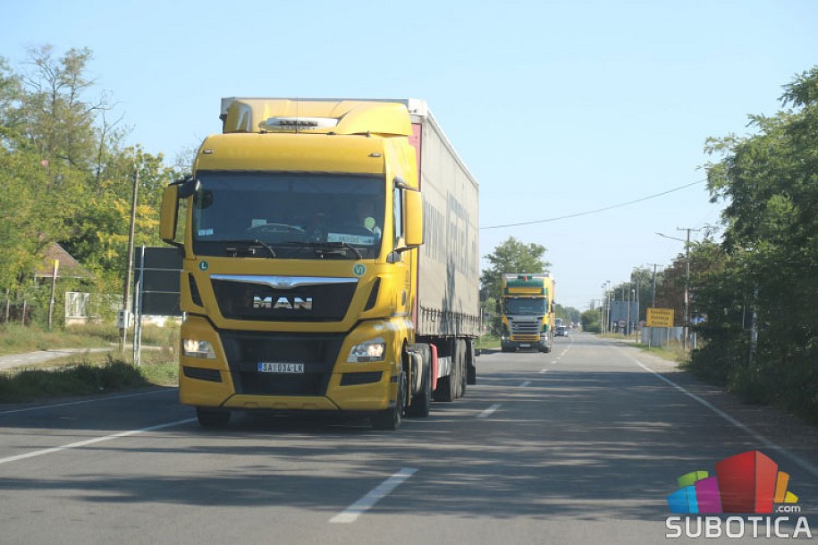 PGS: Pod hitno rešiti problem sa kolonama kamiona u naselju Kelebija