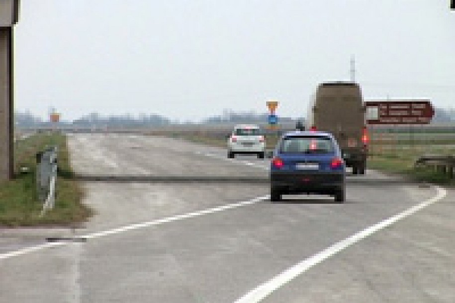 Poginula jedna osoba, druga teško povređena kod Bačke Topole