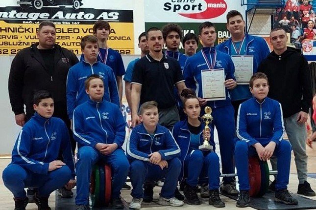 Dizanje tegova: Subotičani ekipni prvaci Vojvodine u konkurenciji učenika