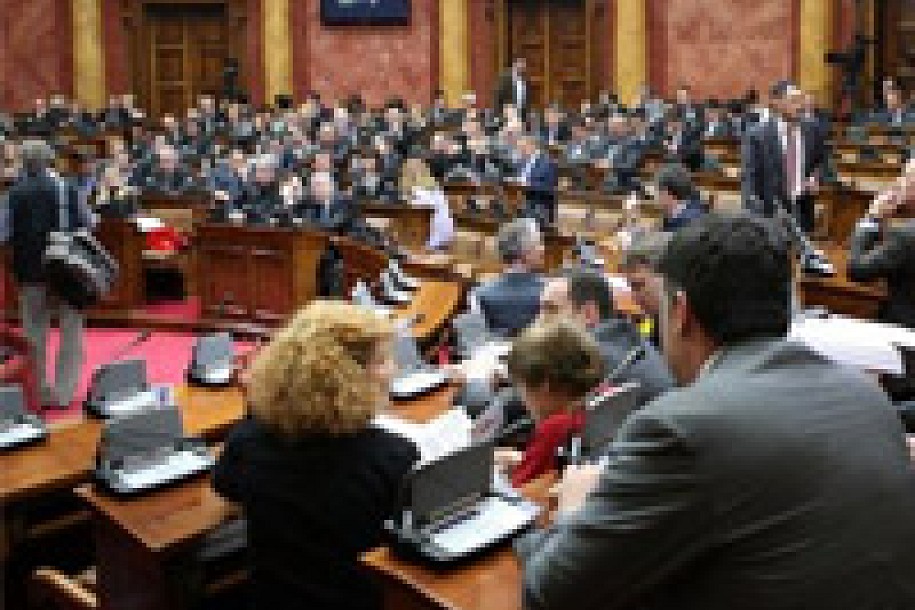 Manje poslanika jeftinija država