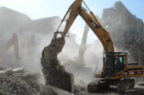 Skelet pored Otvorenog konačno se ruši