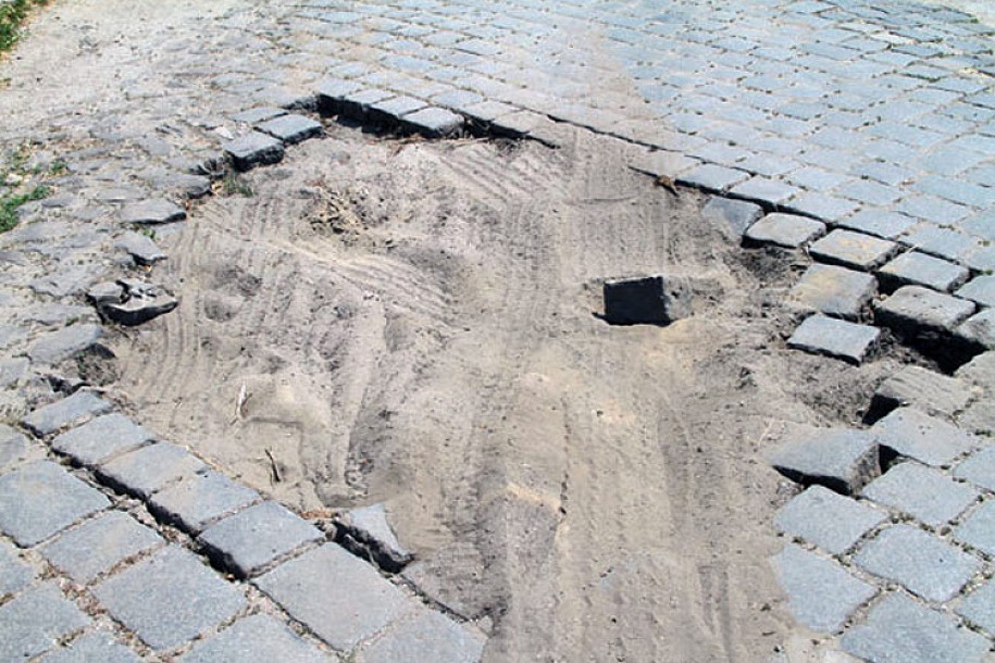 Gde su nestale granitne kocke?!