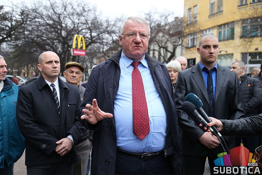 Vojislav Šešelj razgovarao sa građanima Subotice