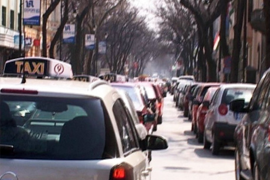 Protestna vožnja taksista