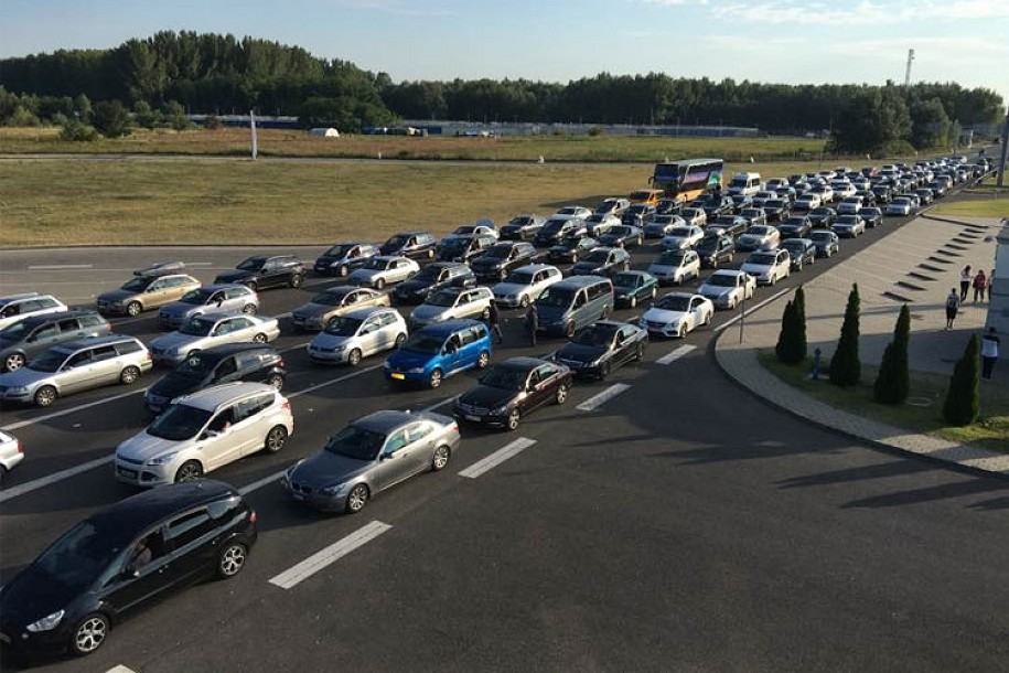 Višečasovna čekanja na Horgošu, za poslednja 24 časa prešlo 50 hiljada putnika