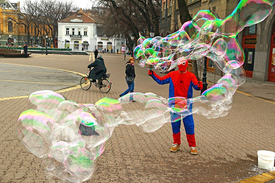 Spajdermen u centru grada