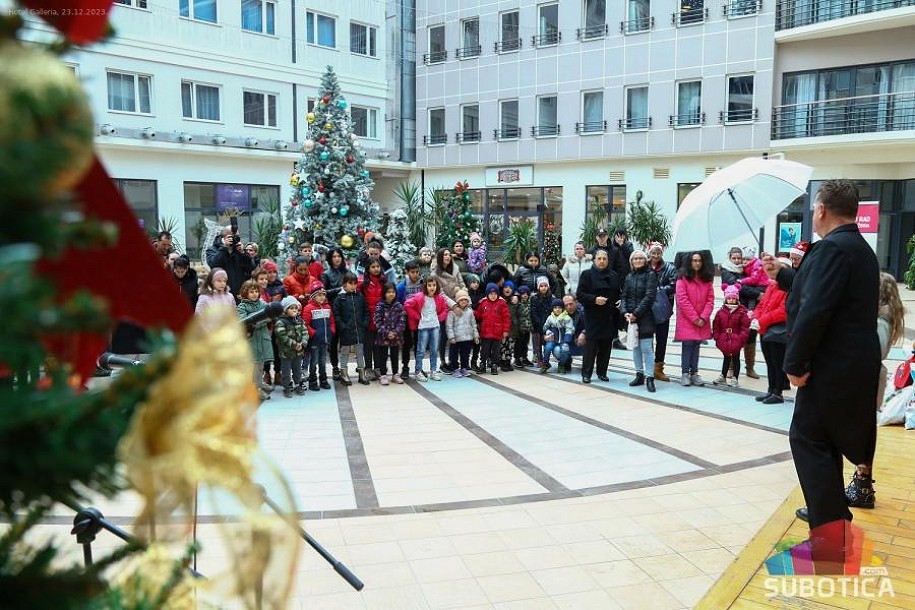 Udruženje "Za Suboticu svim srcem" obradovalo 320 mališana