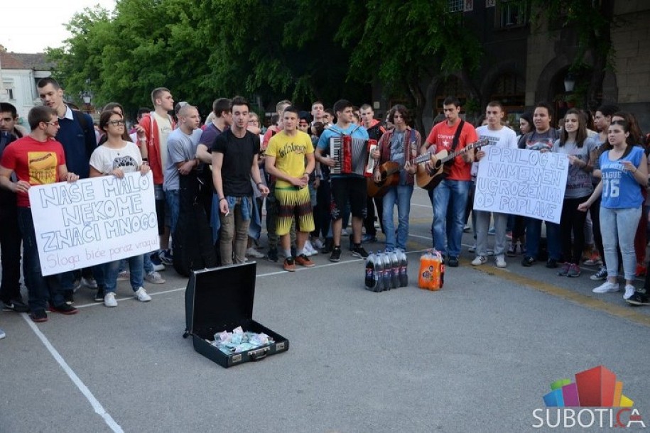 Mladi Subotičani pesmom daju podršku ugroženima od poplava