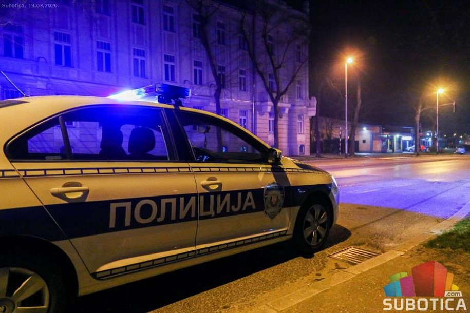 Na slavlju pucao iz pištolja, zrno pogodilo prolazeći automobil