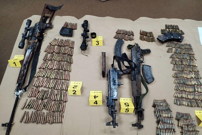 U šumi pronađeni snajper, kalašnjikovi i municija