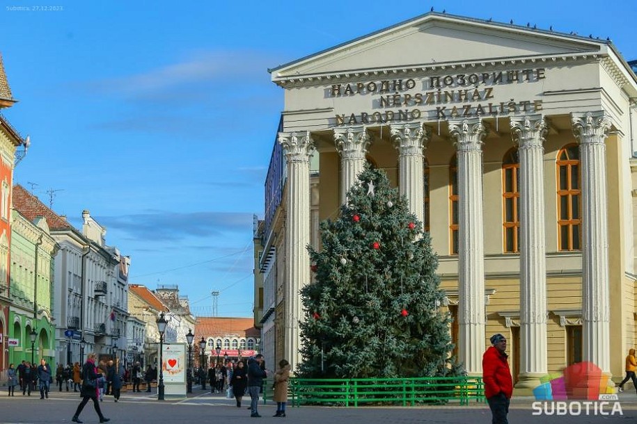 Dnevne žurke, doček u restoranima i fantastičan program na Trgu mame i Subotičane i turiste