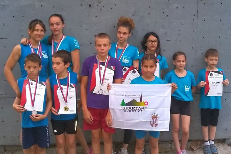 Sportsko penjanje: Četiri zlatne medalje Nore Bognar na državnom prvenstvu u Nišu
