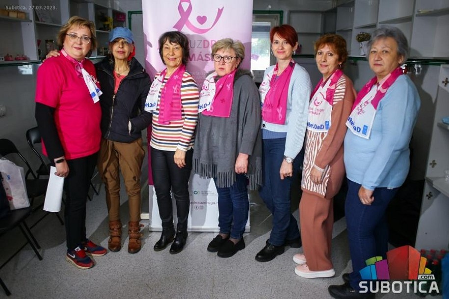Udruženje „Jedna uz drugu“ već dve godine pomaže sugrađankama u borbi sa karcinomom