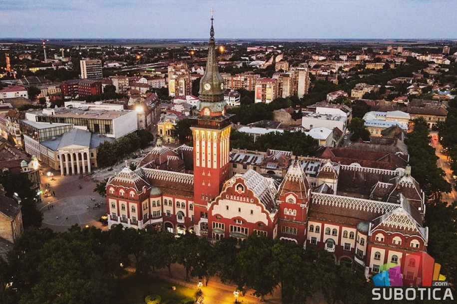Obavezno nošenje maski i održavanje distance u zatvorenim prostorima, bez ograničavanja kretanja