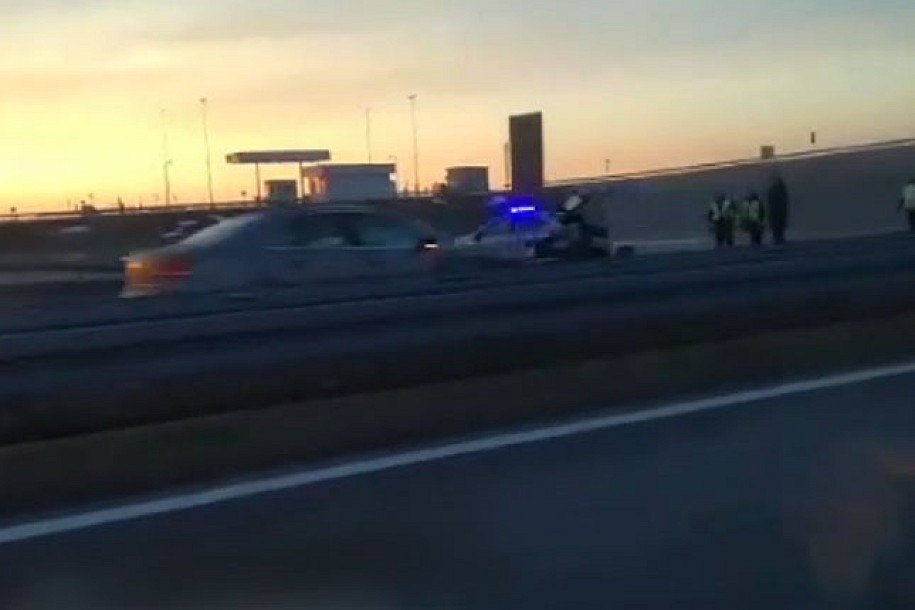 U tri saobraćajne nezgode poginula žena, više osoba povređeno