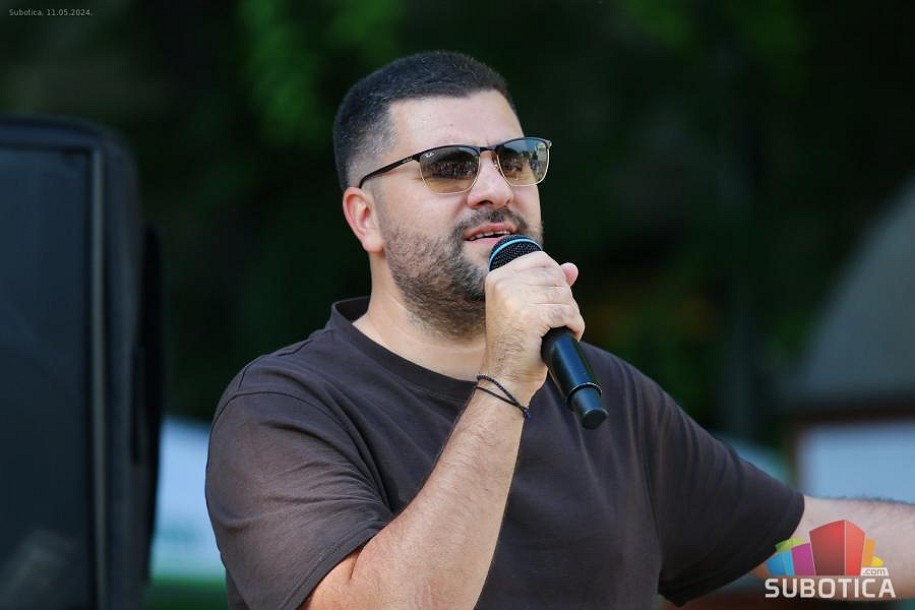 Nebojša Vojvodić peva za Dan grada