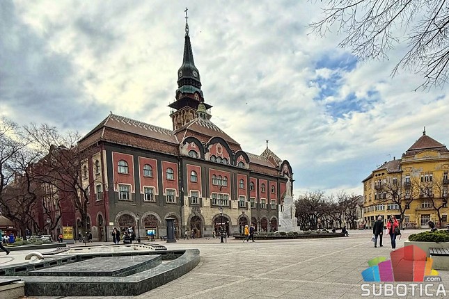 Subotica nastavlja podršku roditeljstvu - utvrđena jednokratna pomoć za trudnice i prvo dete