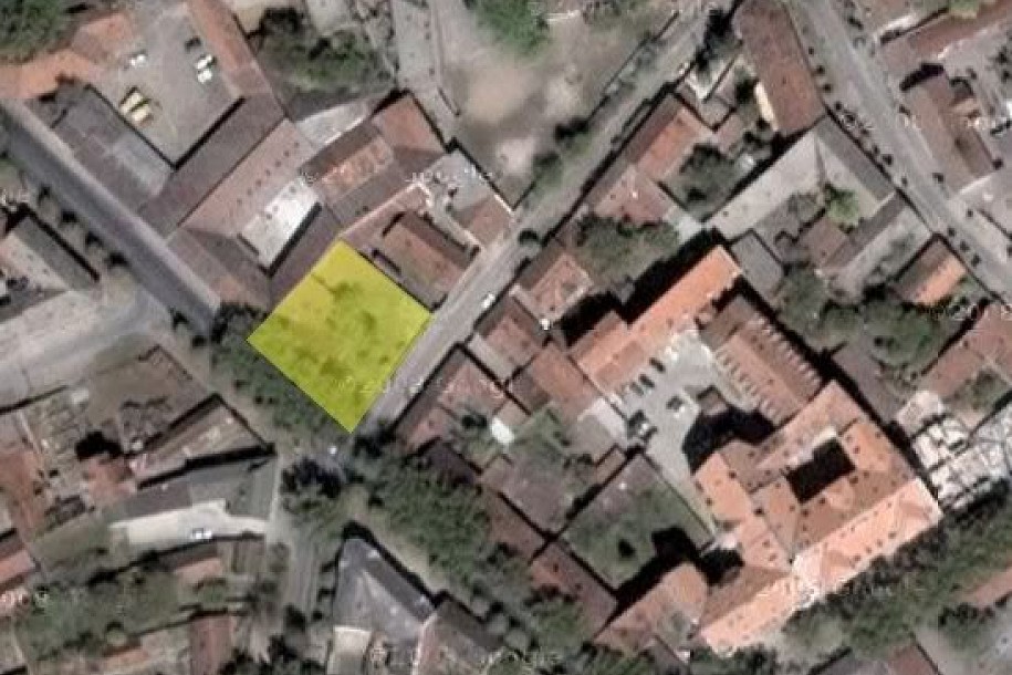 Spor oko rušenja dve kuće