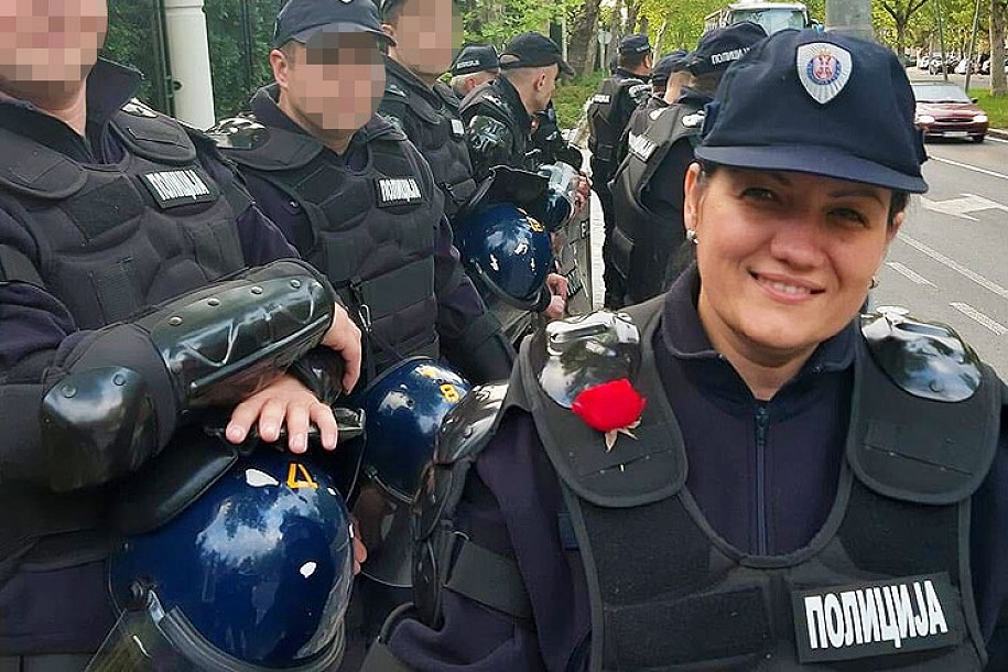 Policajka i posvećena majka tri devojčice