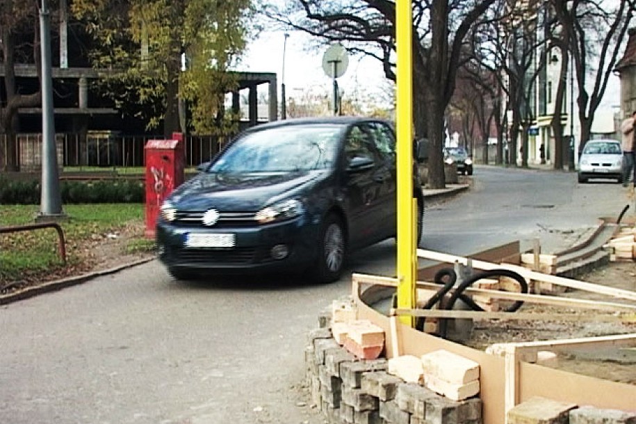 Ponovo rampa na parkingu kod Otvorenog univerziteta