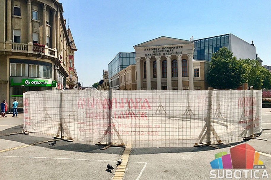 Počeli radovi na saniranju oštećenja granitnih ploča