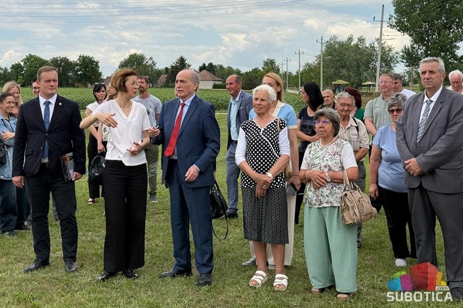 Ministar Krkobabić obišao obnovljeni Dom kulture u Šupljaku