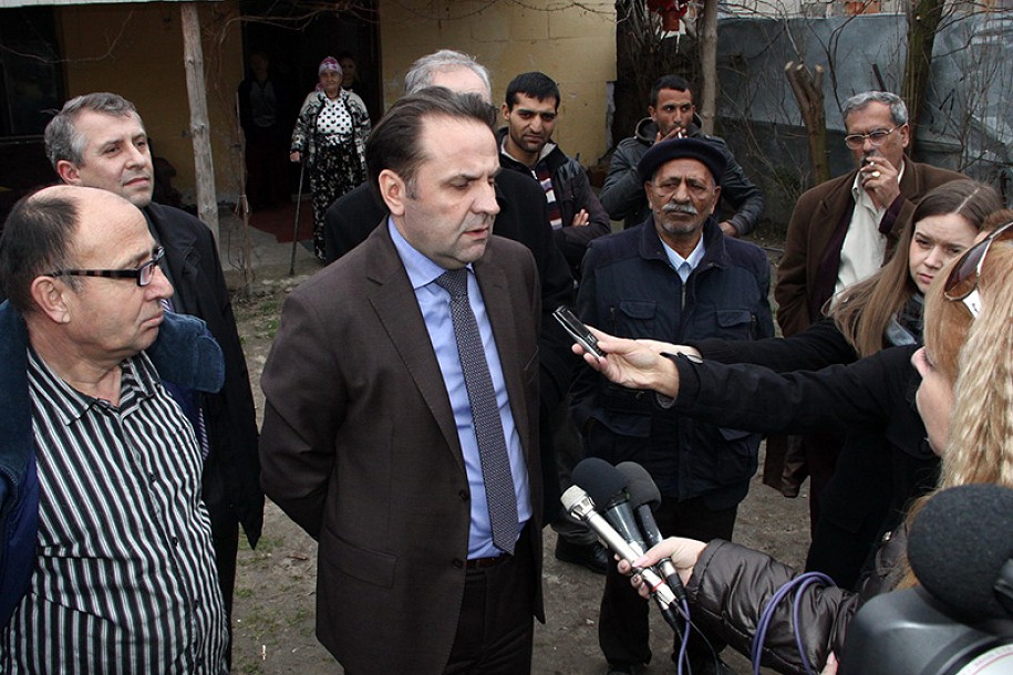 Ljajić: Treba što više romske dece da završi školu