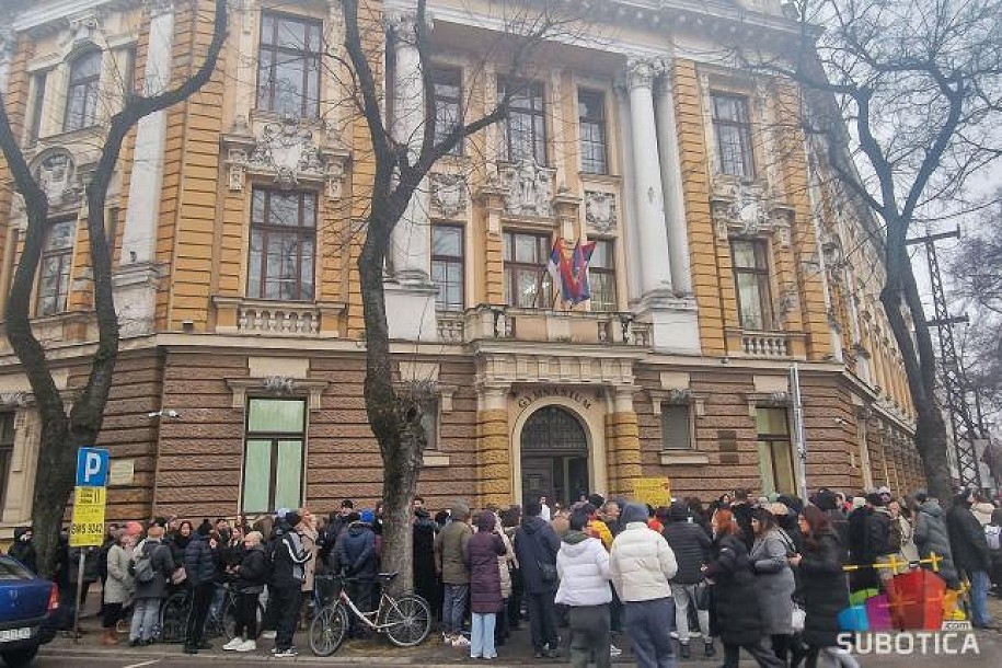 Roditeljski sastanci u Gimnaziji „Svetozar Marković“ zbog zabrinutosti oko završetka školske godine