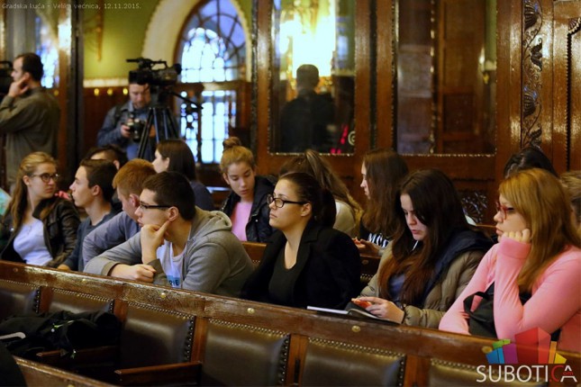 Srednjoškolci pratili sednicu Skupštine grada
