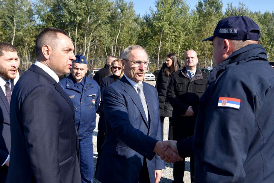 Ministri policije Srbije i Mađarske obišli čuvare granice na Horgošu