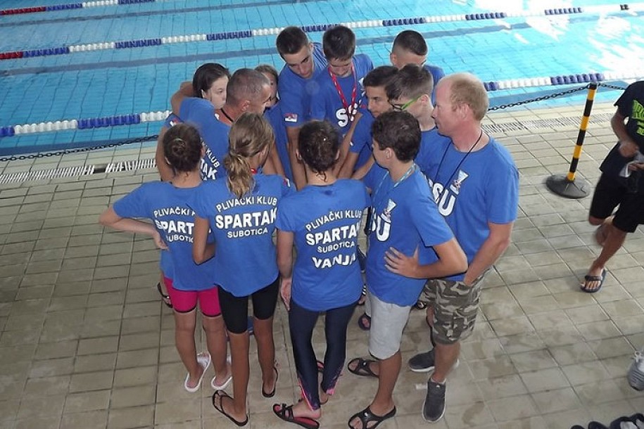 Plivanje: 19 medalja Spartaka na međunarodnom mitingu u Zrenjaninu